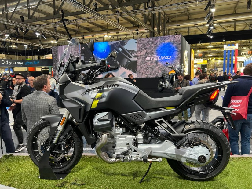  Tutustu seikkailuun Moto Guzzin uuden 2024 Stelvion ja päivitetyn V85 TT -sarjan kanssa – eksklusiivinen raportti EICMA 2023:lta!
